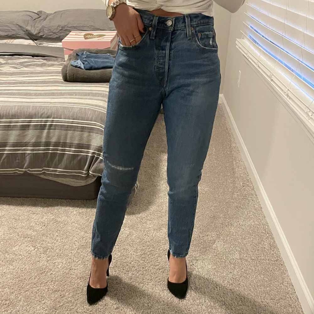 🟡 $25 SALE - Levi’s 501 straight premium denim size 27